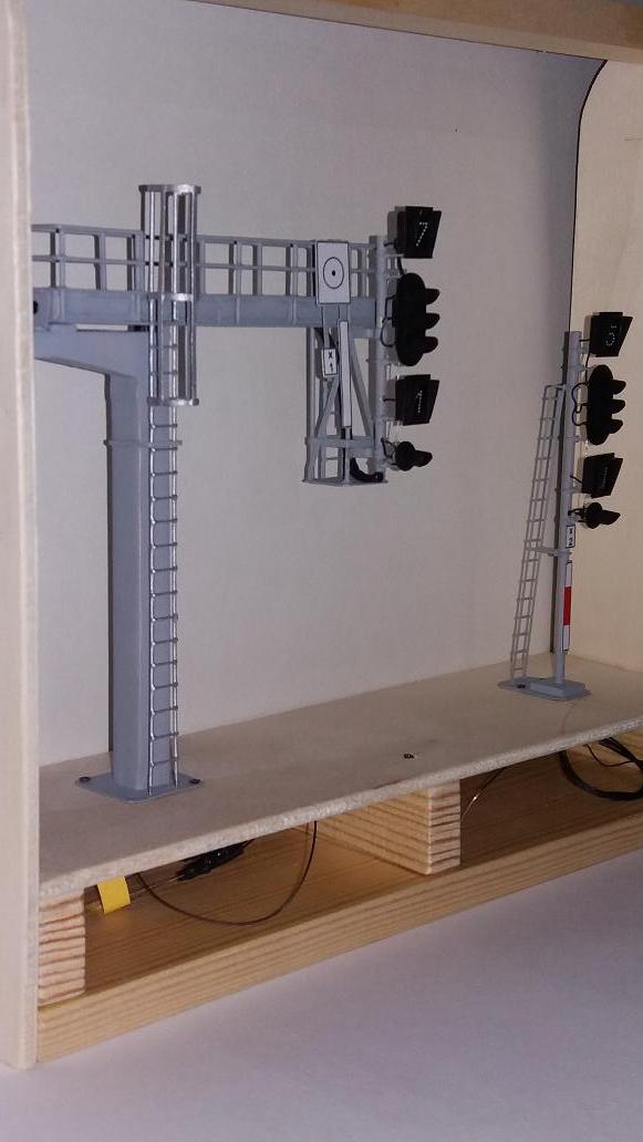 Consola cu semnal luminos model clasic si indicatoare de viteza